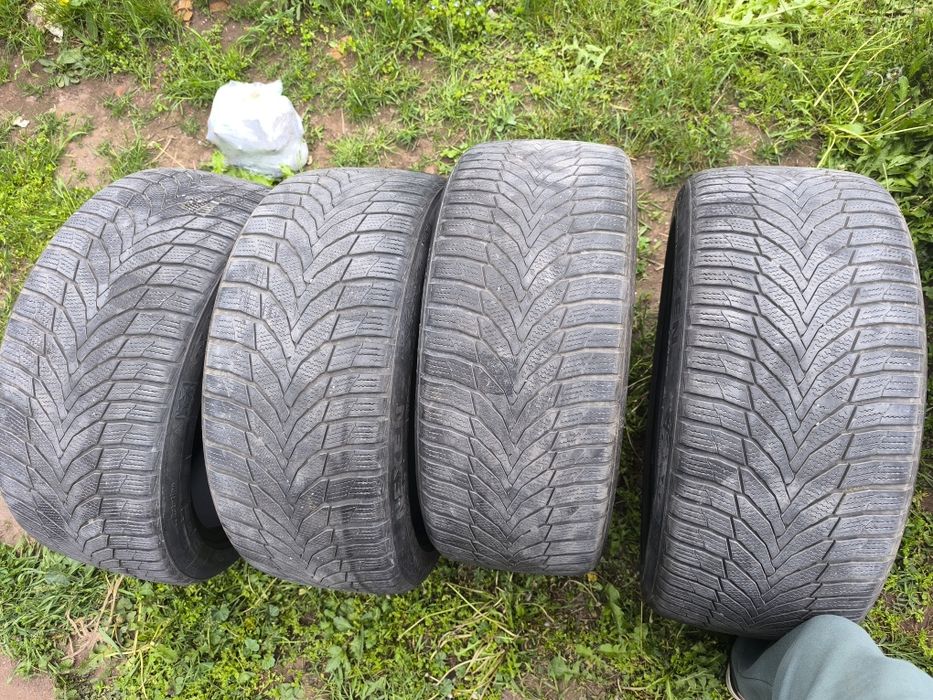 Гуми Nexen 256/40/19 dot22