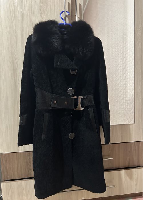 Мутоновая шуба воротник из песца