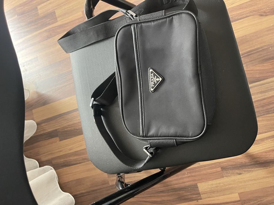 Geanta Prada ………