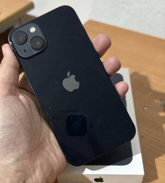 Продам iPhone 13