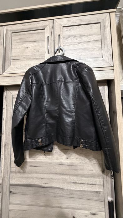 Женская новая кожанка