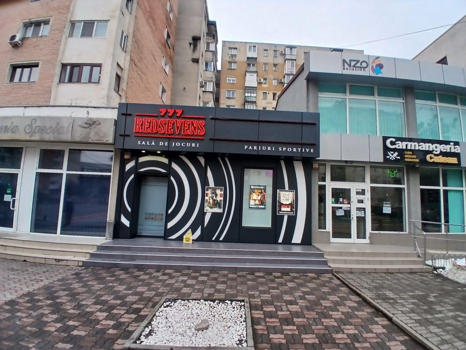 Inchiriez spatiu comercial(cu vitrina) Vlaicu principala