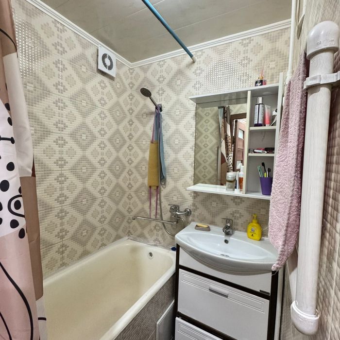Продам 3х комнатную, 20 мкр