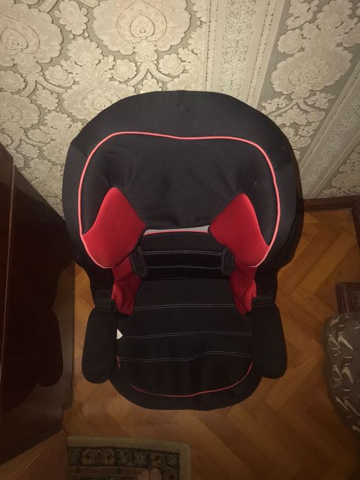 Автомобильное кресло