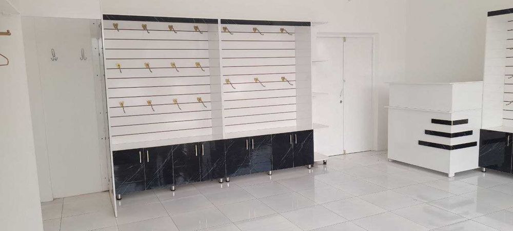 Magazin doʻkon apteka dorixona uchun mebel zakazga stellaj polka vitri