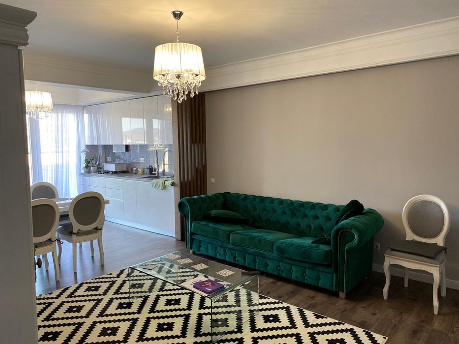 Închiriez apartament 4 camere | 96 mp utili + terasă 90 mp | 2 locuri parcare, str. Aurel Vlaicu