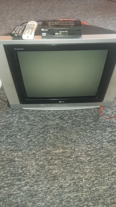 Продам-телевизор LG