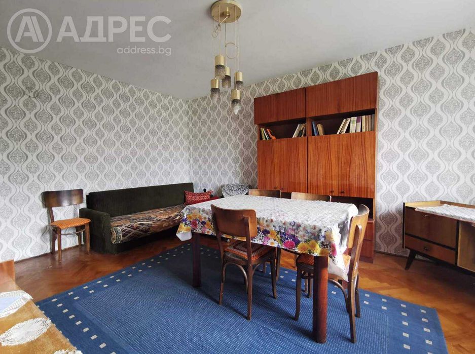 Тристаен апартамент, Здравец, 71 кв.м., ет. 3/4, без подобрения