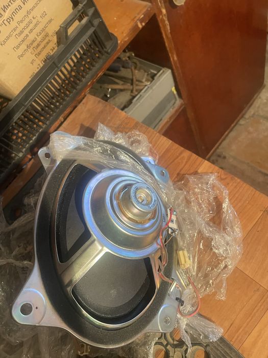 Продам колонки новые