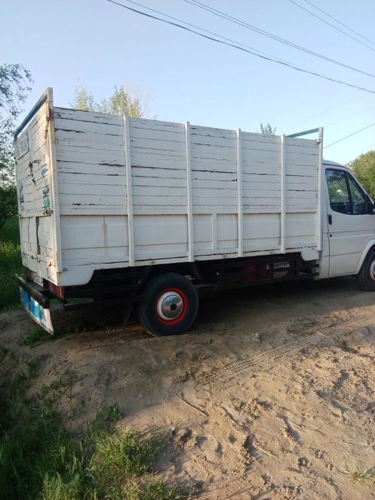Ford gruzavoy sotiladi