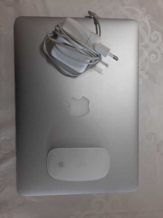 Продам ноутбук Macbook Air