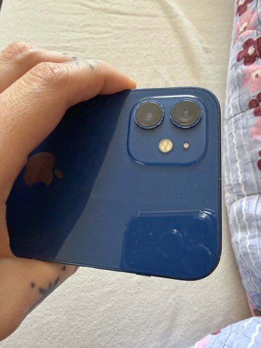 Продам iphone 12 64 гб