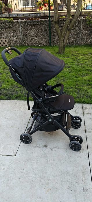 Carucior Maxi Cosi Lara 2 Negru - 300 RON