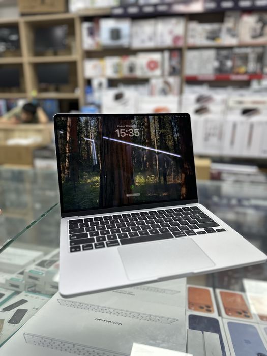 MacBook Air 13 inch M4 16/512 6 цикл  б/у