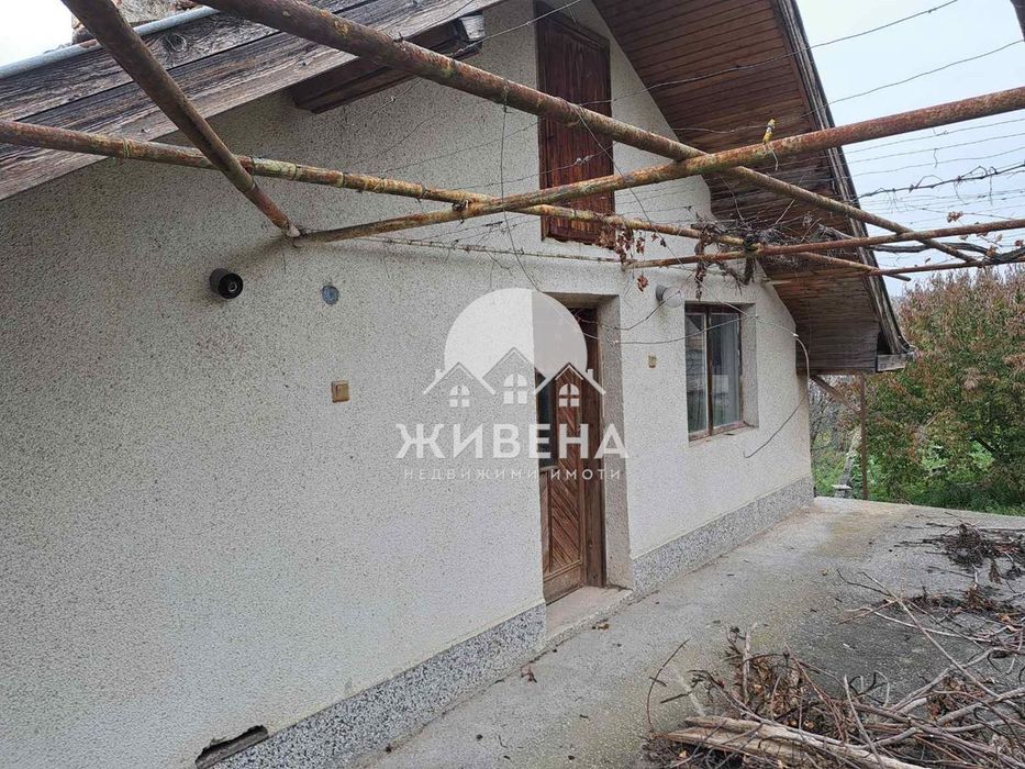 Продавам къща в с.Константиново, площ 193 кв.м