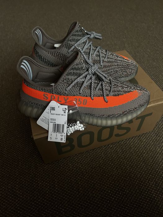 YEEZY 350V2 BELUGA marimi disponibile 42,43