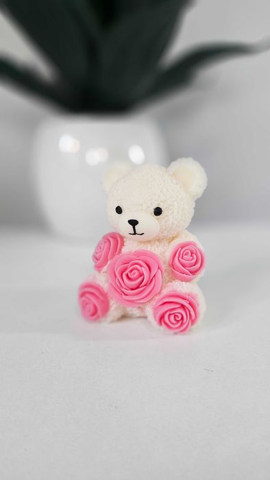 Lumânare ursuleț handmade – decor dulce și parfumat