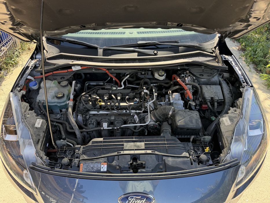Ford KUGA 2024 2.5 HIBRID 25.000 KM AUTOMAT usor avariate / avariat / lovit / lovite