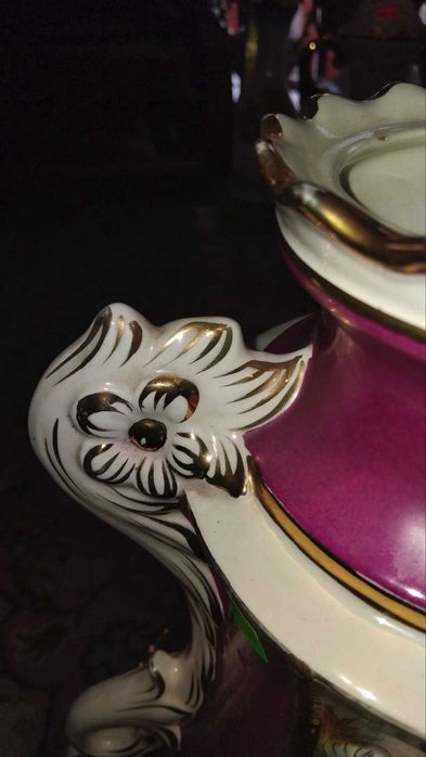 Порцеланова ваза -CAPODIMONTE . Символ на Италианското искуство