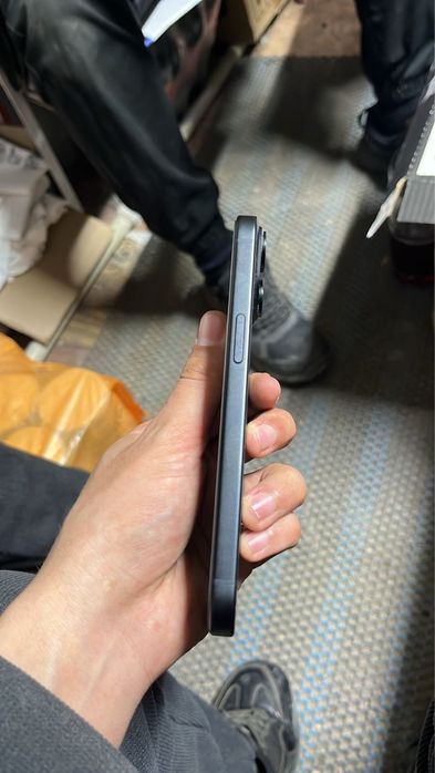 Продам Айфон 15 в отличном состояний