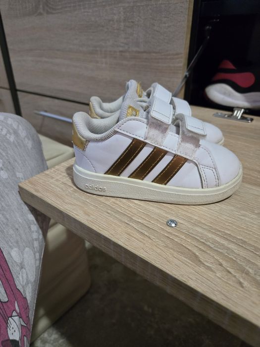 Маратонки за момиче