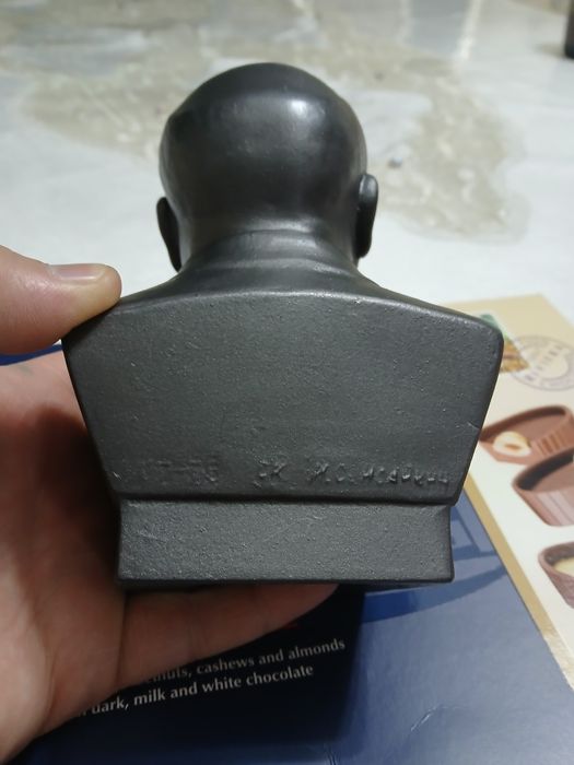 Металический бронзвий Бюст ленина старинний