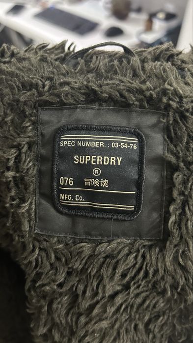 Продам зимнюю куртку SuperDry