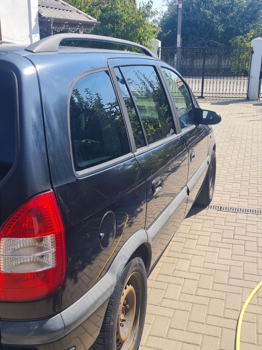 Opel zafira 1.8 benzina +gpl