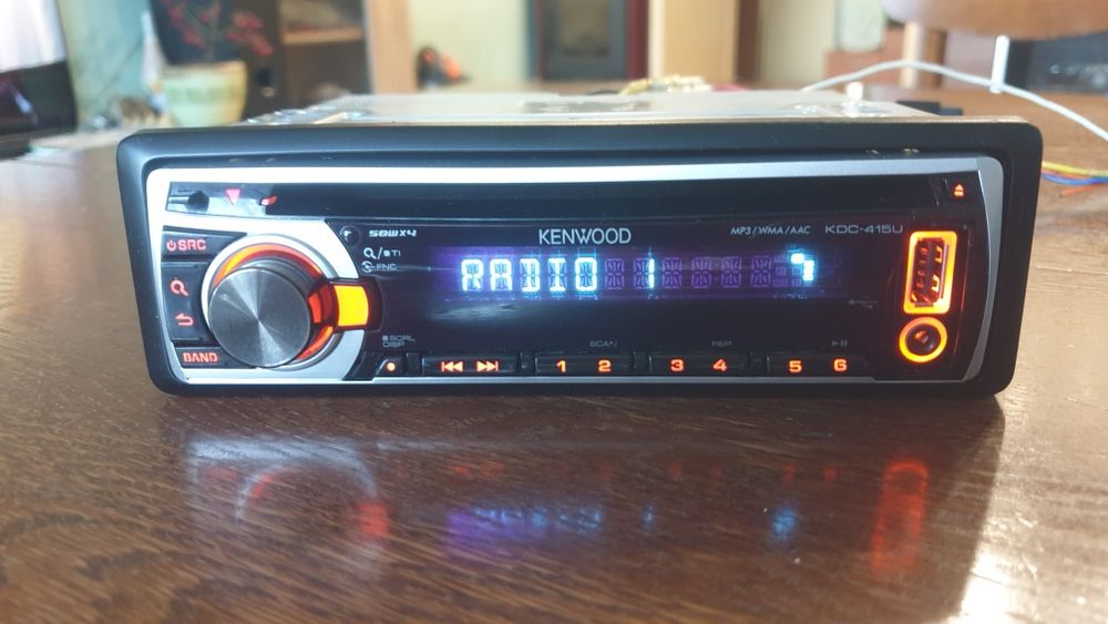 Авто радио плеър музика за кола Кенуулд Kenwood CD MP-3 USB AUX