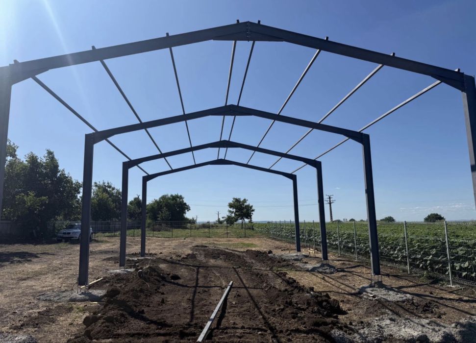 Vând hala structura metalica 10M lătime 20M lungime 4M înaltime