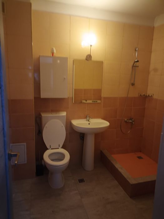Persoana fizica vand apartament 2 camere