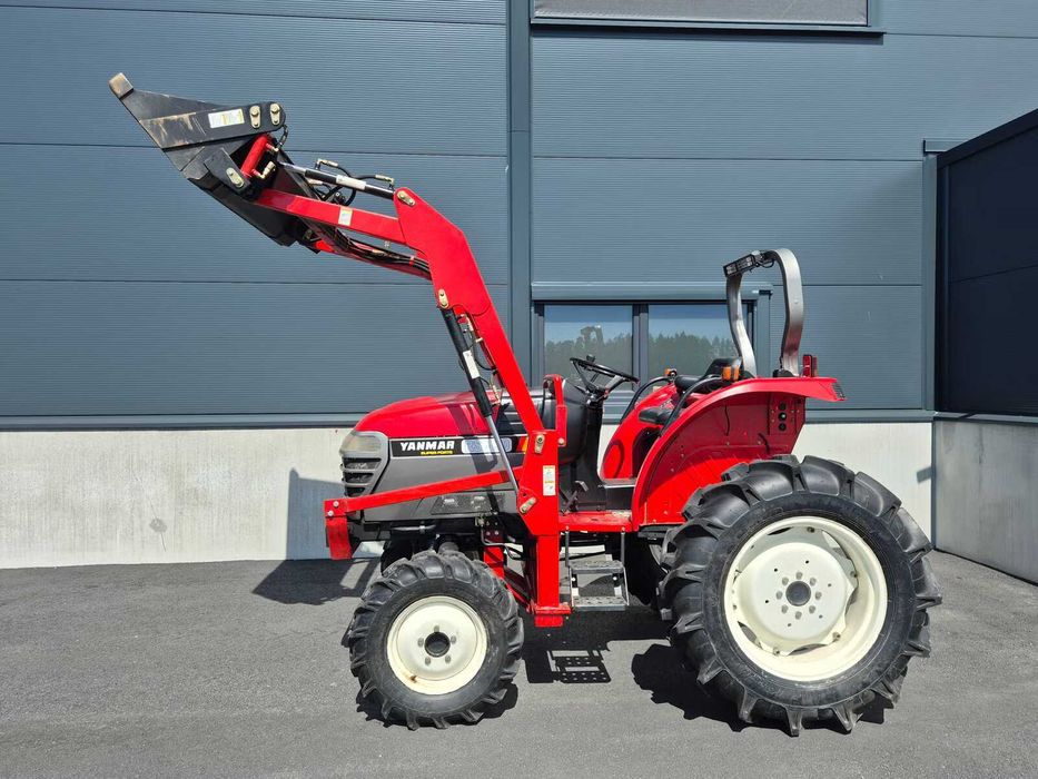Трактор YANMAR RS30 4X4  с челен товарач