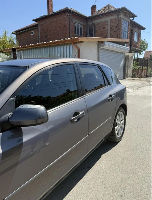 Продавам Mazda 3
