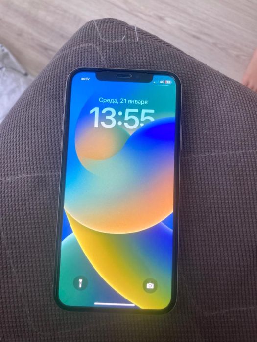 Продается Айфон Х , память 64 ГБ.
