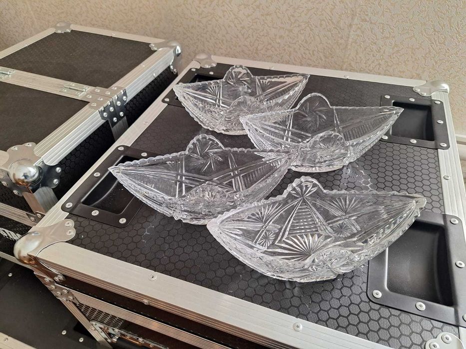 Хрусталь , посуда .