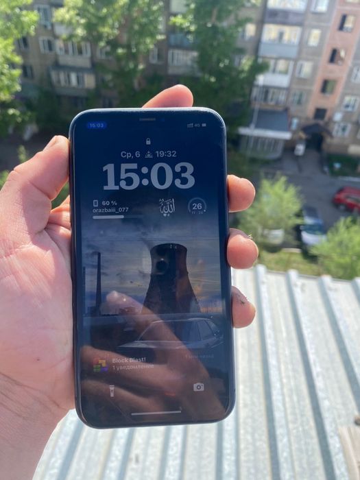 Продам айфон 11