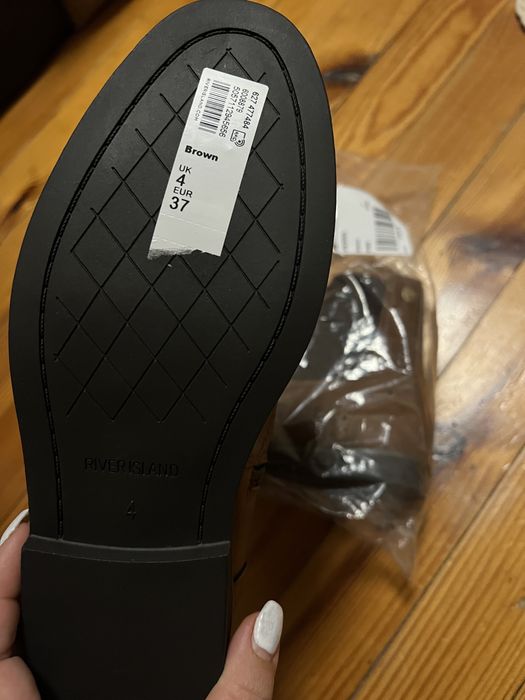 Два чифта нови боти