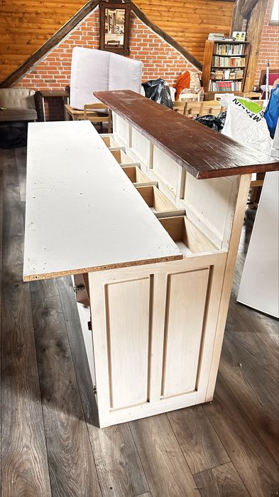 Bar din lemn (proiect DIY)