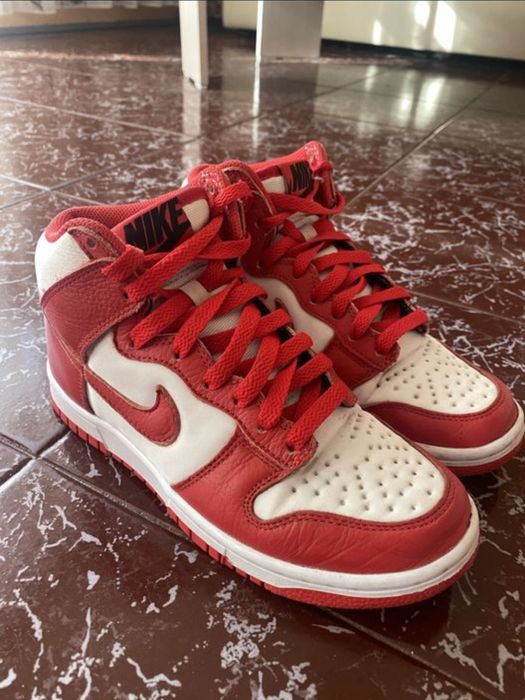 Nike dunks high red
