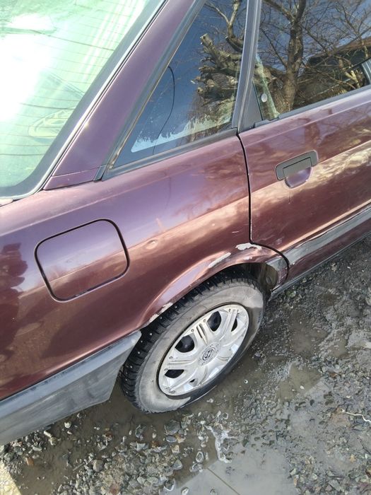 Продам ауди б3 1990года срочно