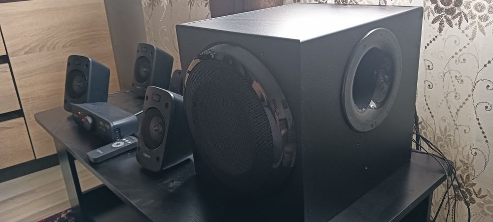 Logitech 5.1  ca nou, foarte puțin folosit