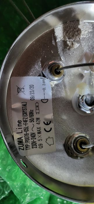 Vand 4 lustre Zuma line cu becuri led G9( Cristal) 3 mari si 1 mica