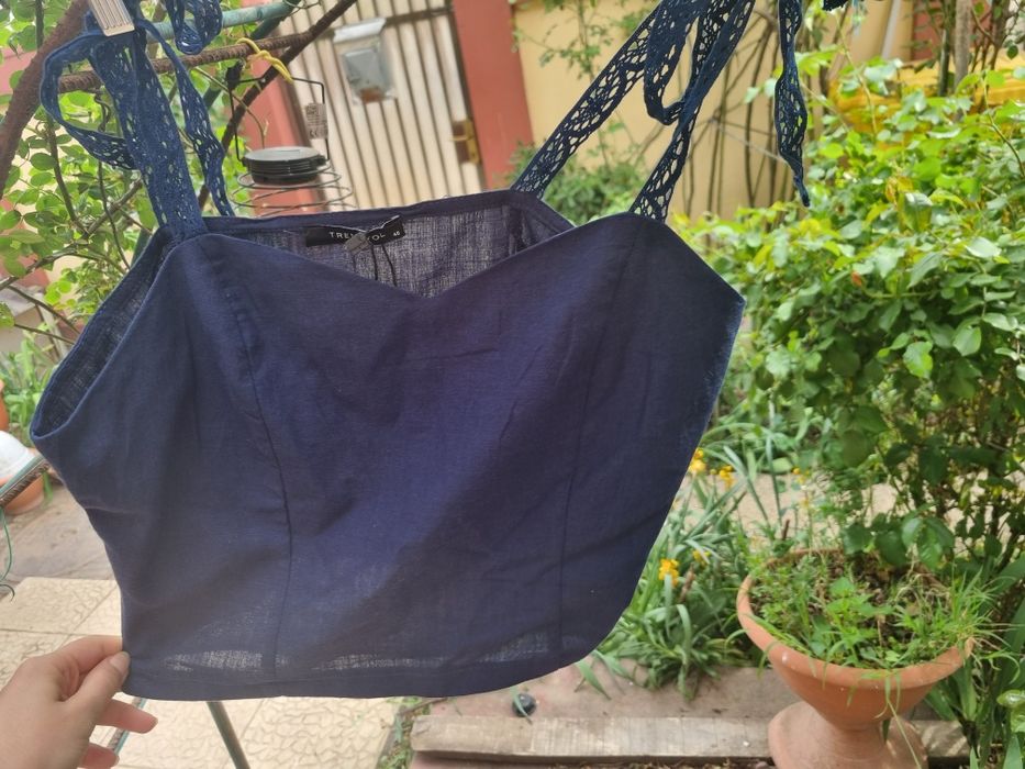 Top scurt nou cu eticheta Trendyol