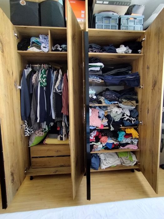 Dulap dormitor 165 x 52 x 204 cm, ca nou!