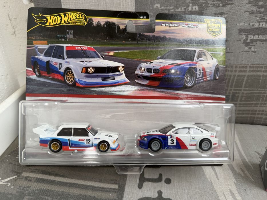 Hot Wheels Premium BMW Twin pack  Porsche GT3 RS - Roxy Mini GT