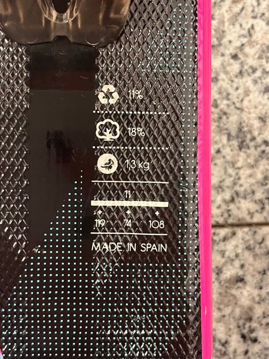 Ски , щеки, ски обувки, каски за деца/жени ЦЕНА ЗА ВСИЧКО