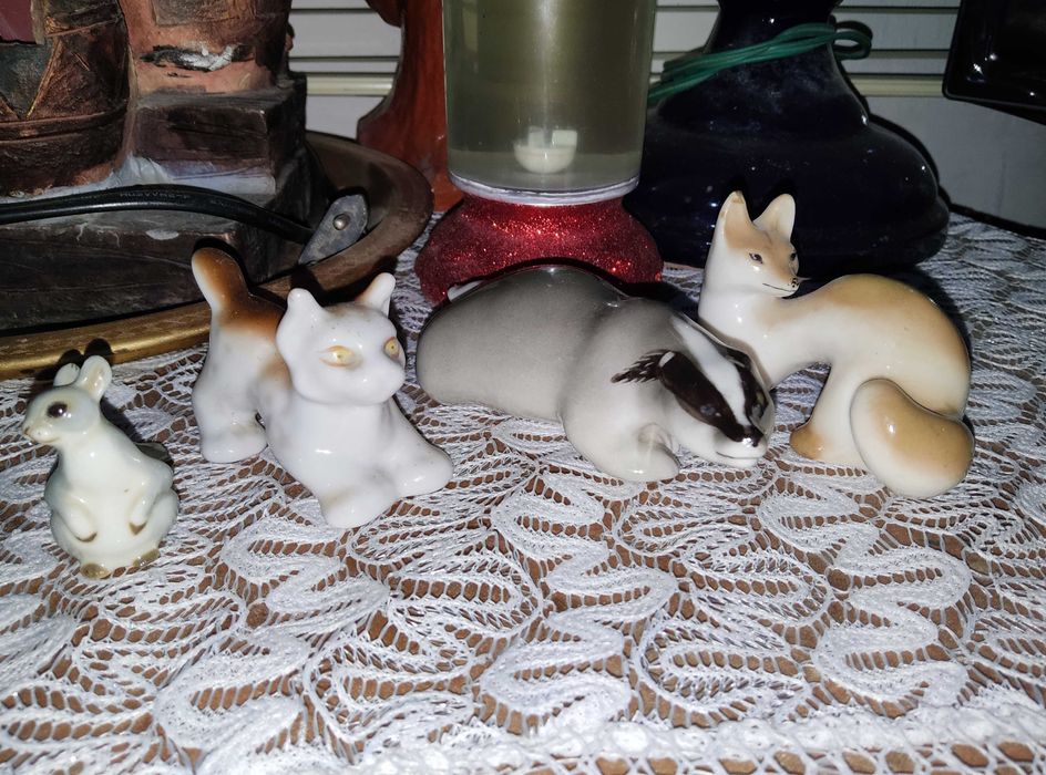 Фарфоровые винтажные статуэтки ЛФЗ: барсук, лисичка,белка.Кот Сысерть