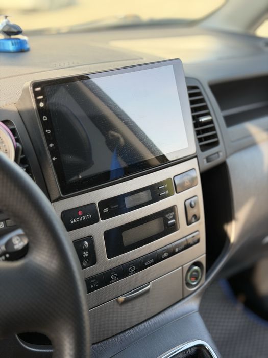 Toyota corolla verso 2002г