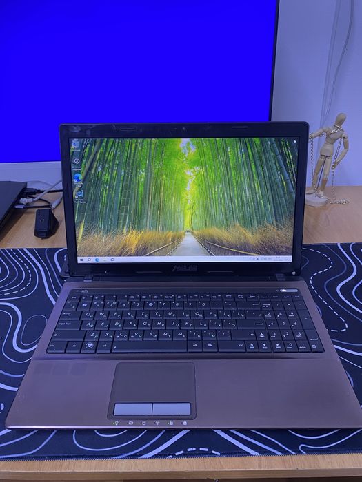 Ноутбук asus 2012