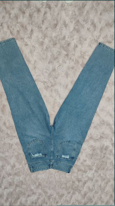 Продаются джинсы